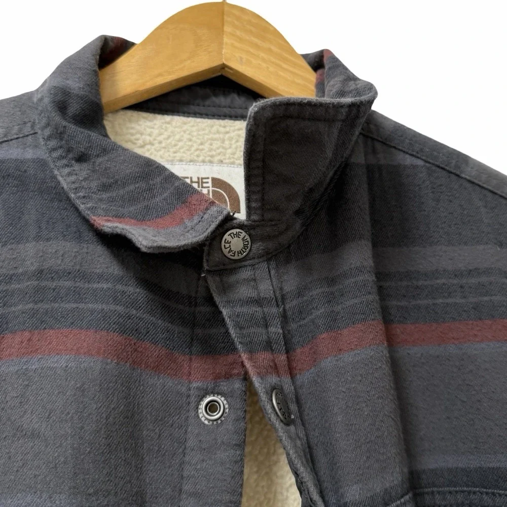 The North Face Mens Campshire Sherpa Lined Snap Jacket Size M Gray Plaid Shacket